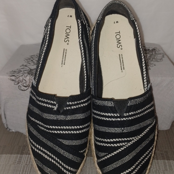 TOMS Shoe Black and White Striped Espadrilles - Picture 5 of 11